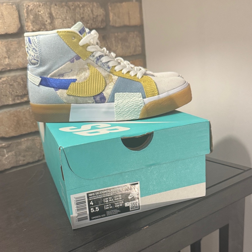 Nike Kids Sneakers - Yellow, Blue, White